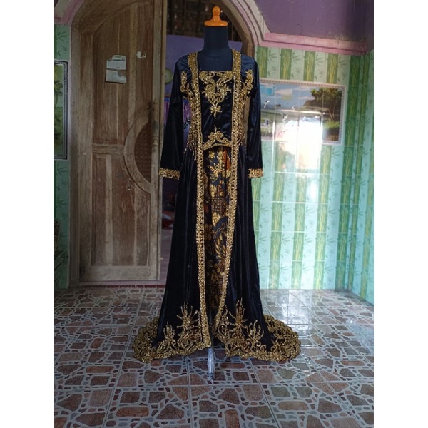 Kebaya bludru ekor kutu baru/kebaya pengantin kahiyang/kebaya adat jawa