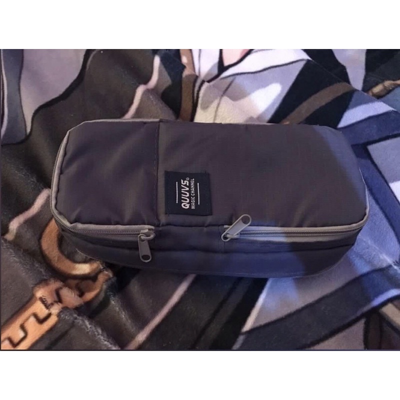 

Kotak pensil Quuv Magic Channel