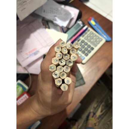 

Best Pensil polos kayu isi 50 seikat segi enam .... ....