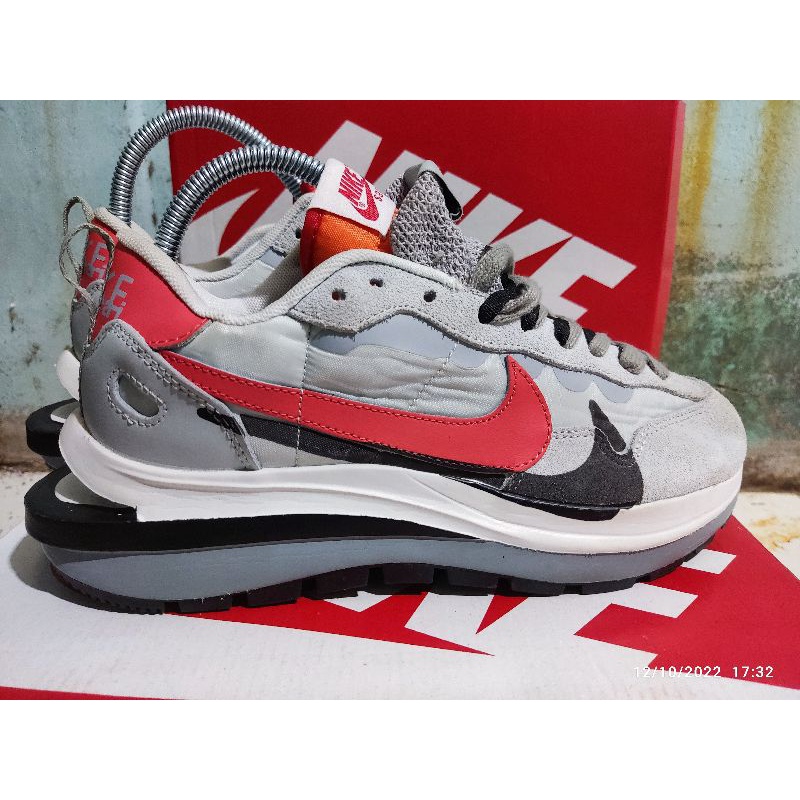 Sepatu Nike Sacai