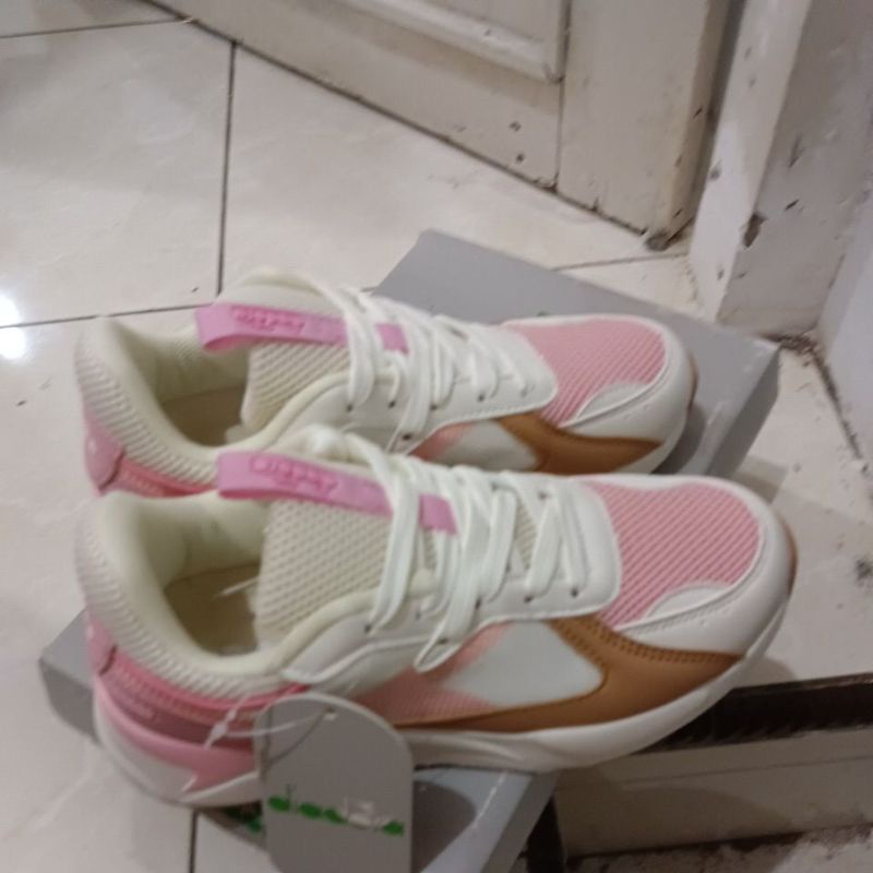 sepatu diadora DAMIANO