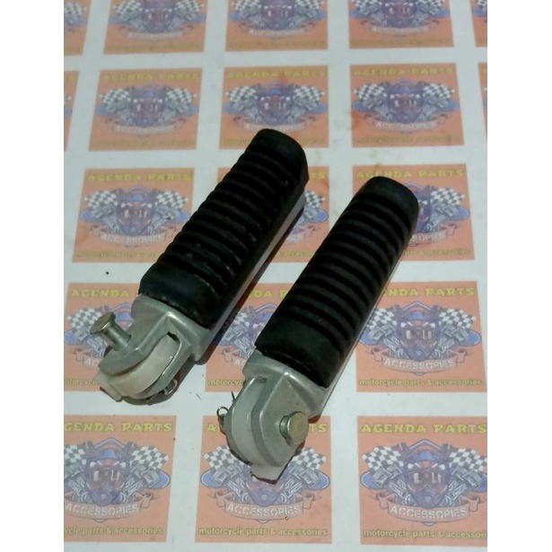 Karet step foot step depan vixion-scorpio z1set kiri kanan