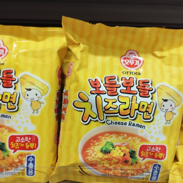 

ottogi cheese ramen 111 gr non halal