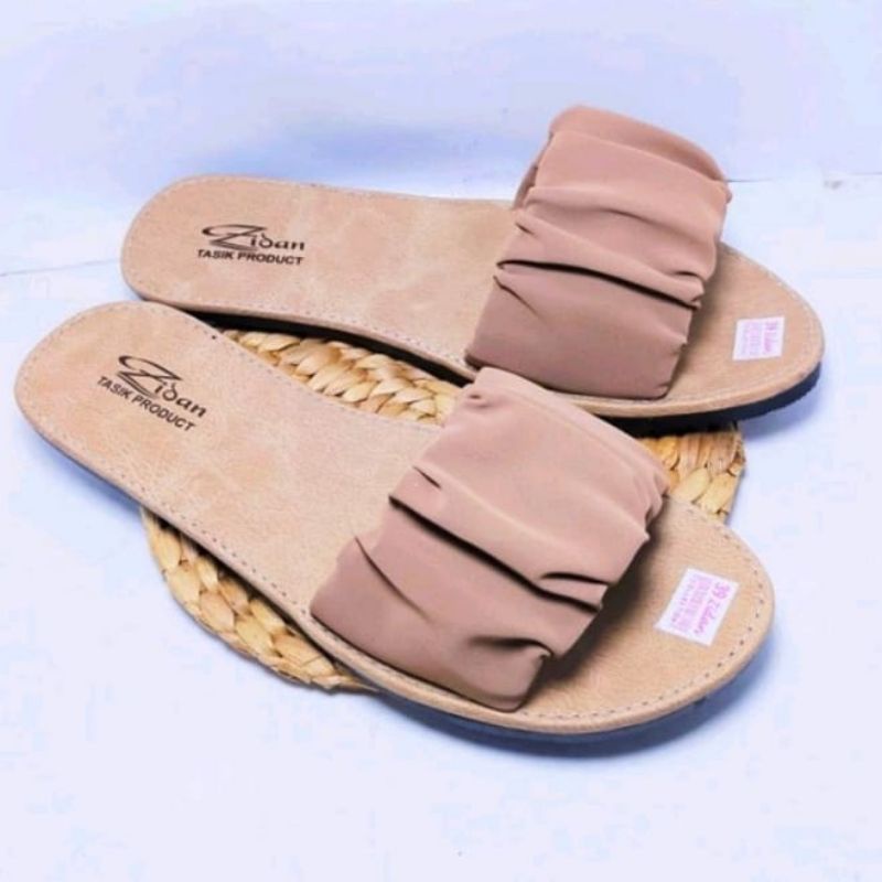 Sandal Teplek Wanita Jepit Kerut Flat Sol Karet Nonslip