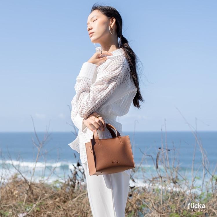 KUT.18Oc22ν ‣ [Free Dust Bag] Sling Bag Flicka Kode MM 35 RUSSET