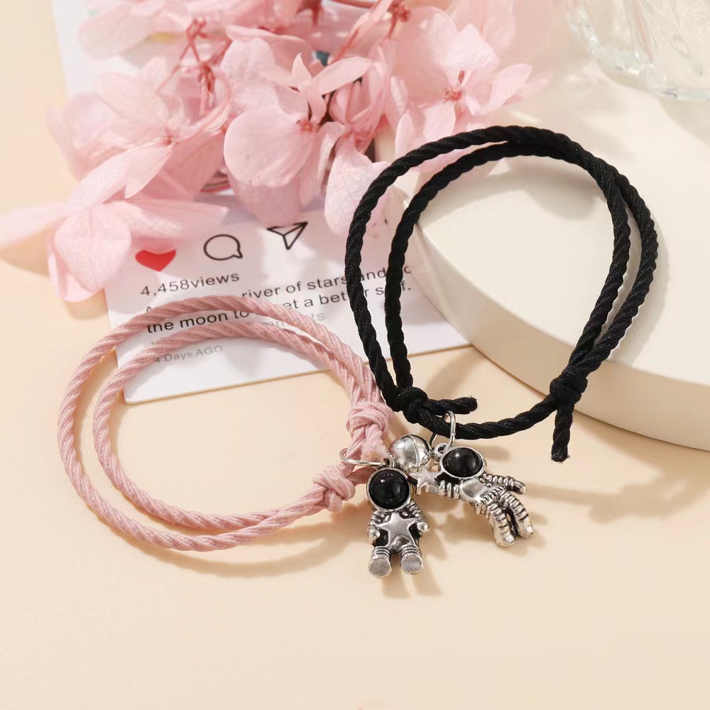 gelang couple astronot/gelang magnet couple/gelang magnet/gelang pasangan/gelang couple magnet/gelang spaceman