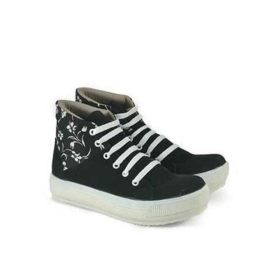 CBR Six Sepatu Boot Wanita RNC 024 CBR SIX