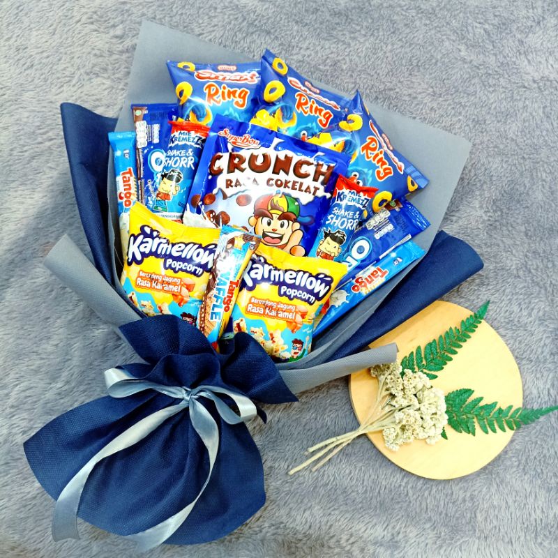 

buket sanck besar / hadiah wisuda / bouquet ulang tahun/ anniversary