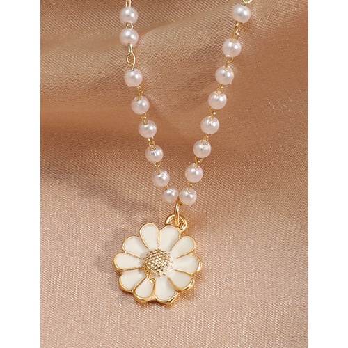 LRC Kalung Fashion White Small Flower Pearl Chrysanthemum V35577