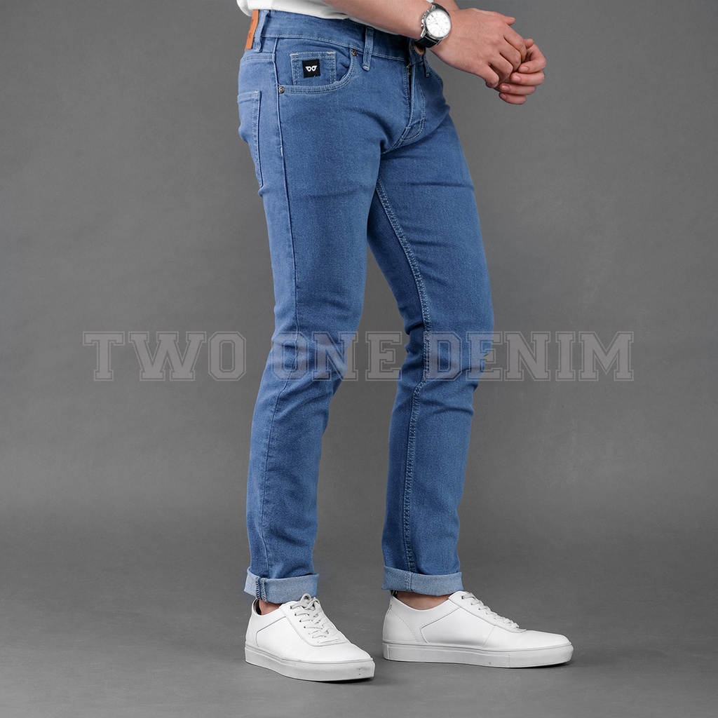 TWO ONE DENIM Celana Jeans Panjang Pria Jeans Slim Fit Stretch Denim Biru Muda Polos