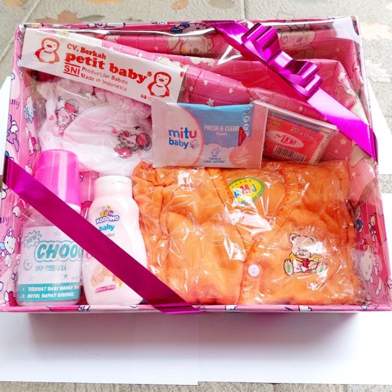Hampers Kado Perlengkapan bayi baru lahir Set 12 in 1