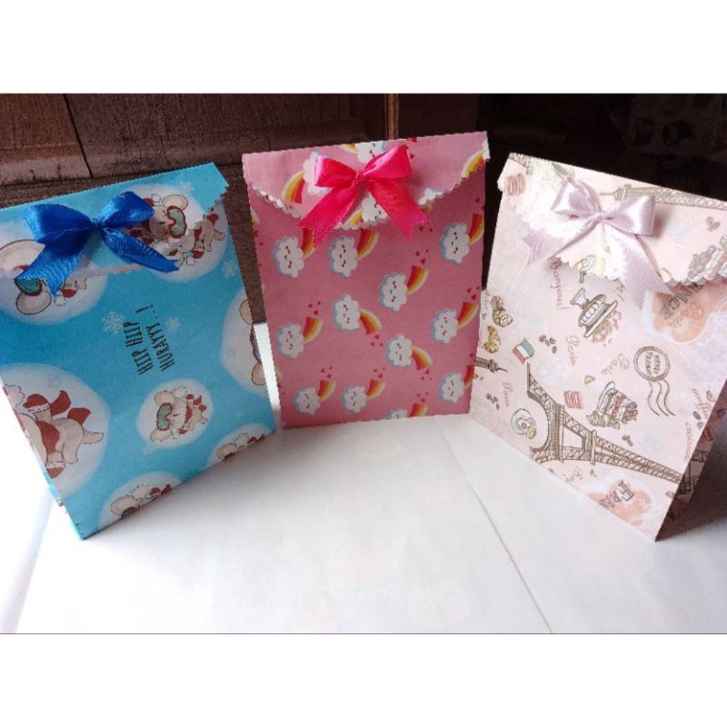

kantong kado instan sedang