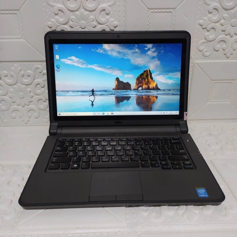 DELL Latitude 3350 Black Core i3 RAM 4GB HDD 500GB Second