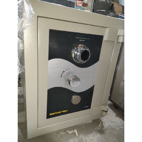 Brankas Solingen BERNSTEIN Sz 2