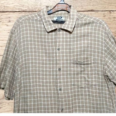 Kemeja hawaiian Piko