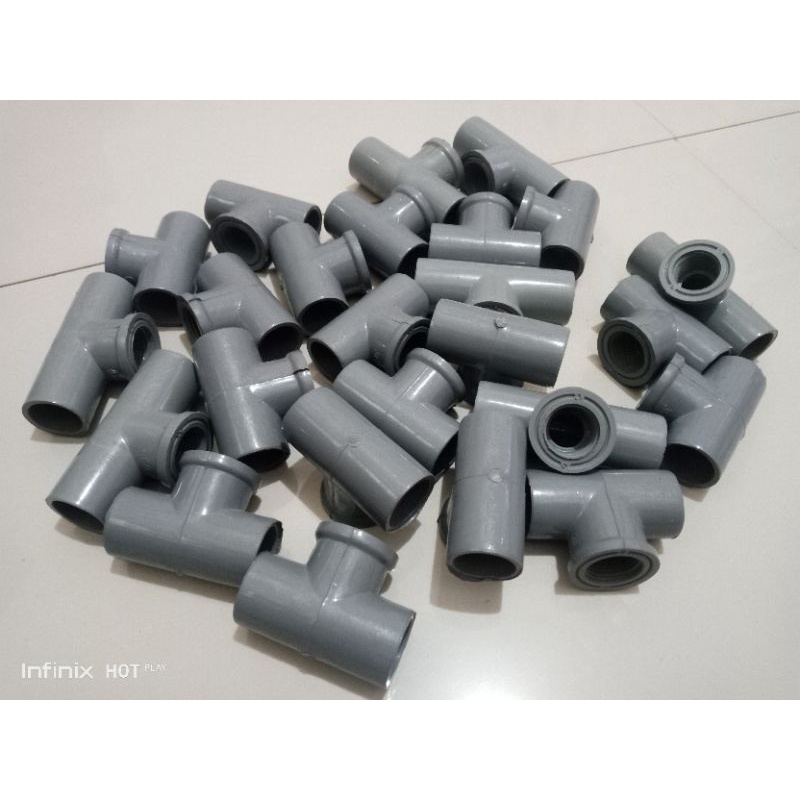 Sambungan Pipa Tee Drat Dalam 3/4 x 1/2 inch Dan 1/2 x 1/2