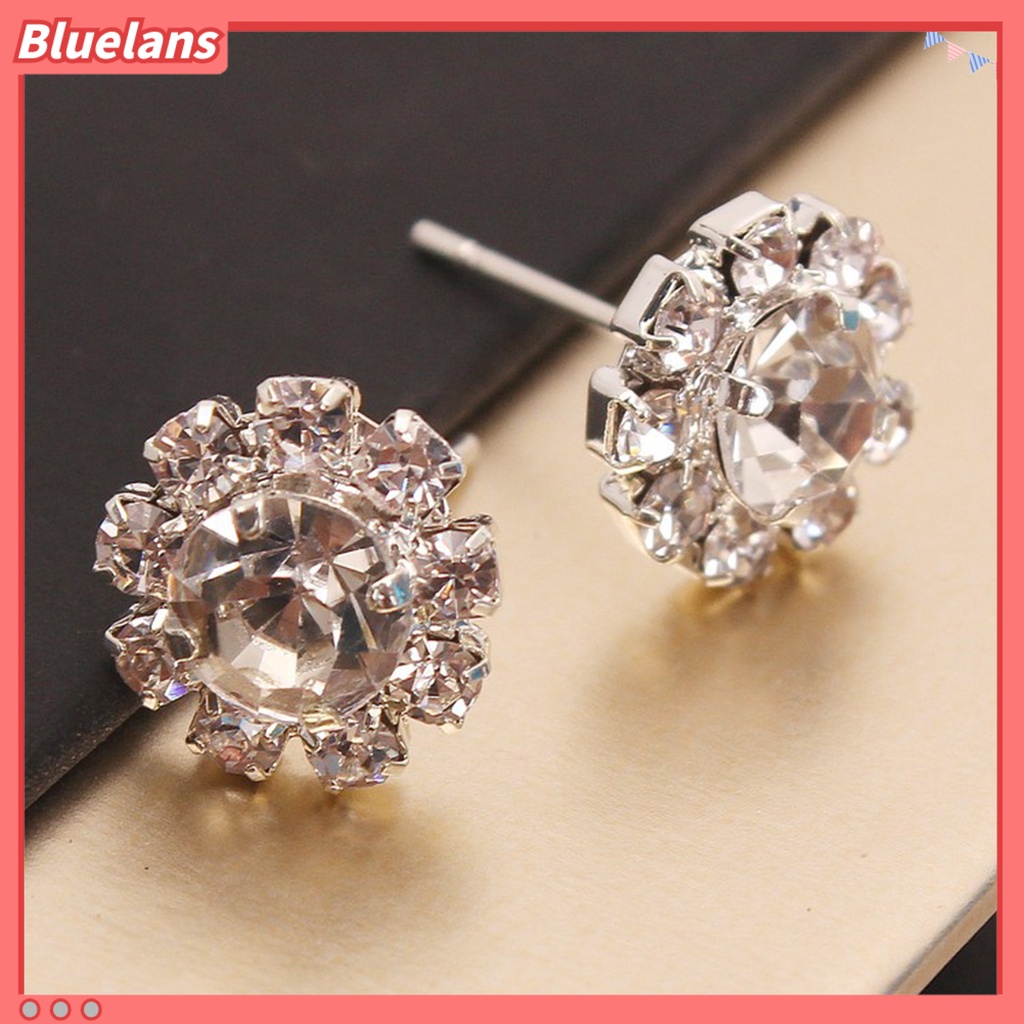 Bluelans 1 Pair Ear Stud Rhinestone Charming Alloy Flower Shaped Elegant Earrings for Women