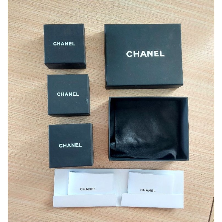 

Chanel Box Jewelry Authentic Kotak Perhiasan Earrings Anting Kalung Gelang Makeup