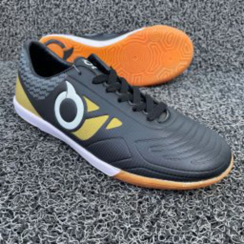 Sepatu Futsal Ourtuseight Kombinasi Warna TERBARU