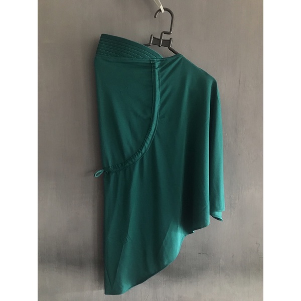 (Preloved) Hijab Instan Serut warna Hijau Botol