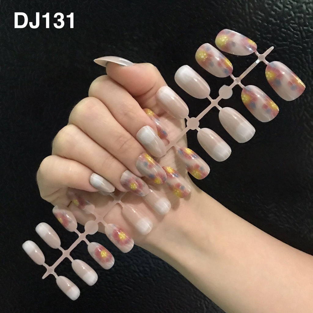 24Pcs Kuku Palsu Murah Motif DJ131/ Fake Nails Motif Gliter Glossy Nude / Nail Art Kuku Palsu