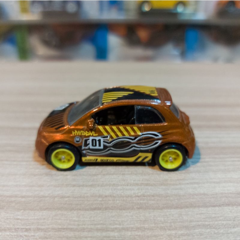 HOT WHEELS FIAT 500 LOOSE - SUPER TREASURE HUNT - THS - STH