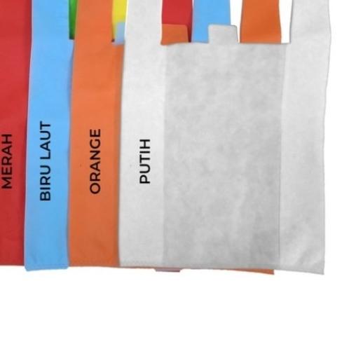 

Tas Spunbond Kresek 28cm x45cm x12cm