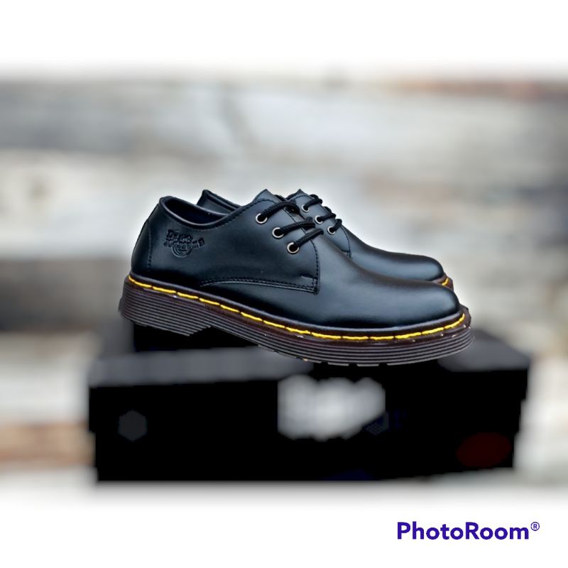 BOOTS PRIA 3 HOLE / SEPATU DOKMART TERLARIS /  SOL KACA TALI / SOL HITAM TERBARU / UK 36-45