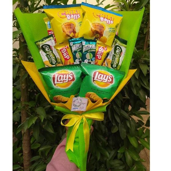 

Come--(S) Buket Snack lays/paket/bingkisan Snack Ulang Tahun/Ultah/ Wisuda/Kado/Hadiah/ ANNIVERSARY / CEWE