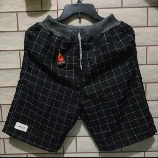 Yang Sedang Hit's Tartan Kotak Pendek