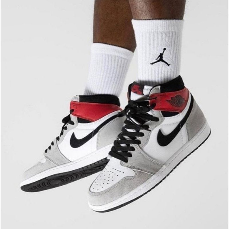 Nike Air Jordan 1 Retro High OG &quot;Light Smoke Grey&quot;