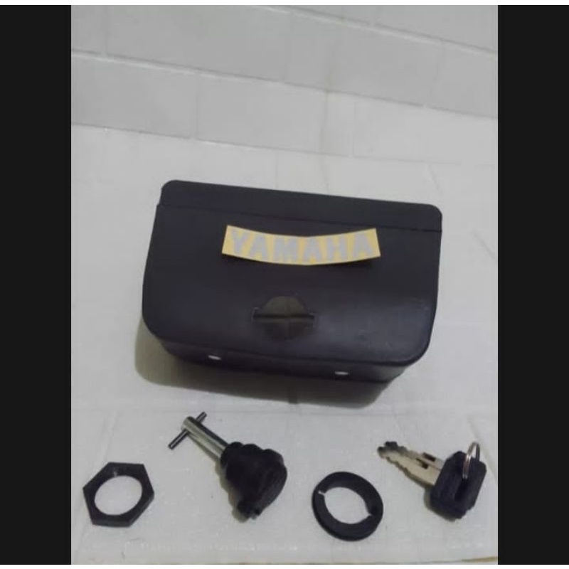 Paket Tolbox Bagasi Belakang Kunci Toolbox Plus Stiker Yamaha RX-King New Old Kualitas Terbaik