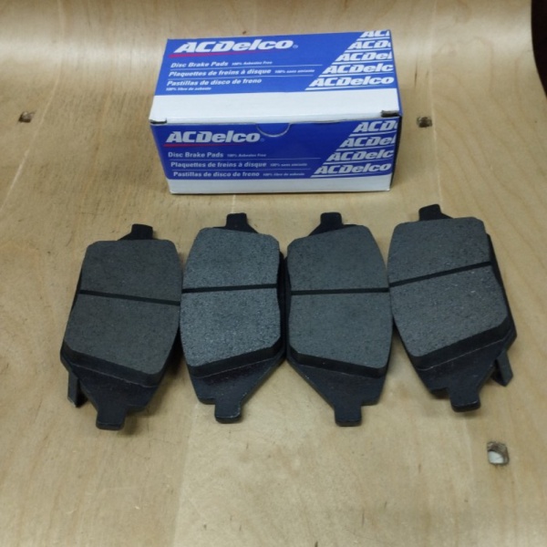 kampas rem depan CHEVROLET SPARK 1.4 Limited