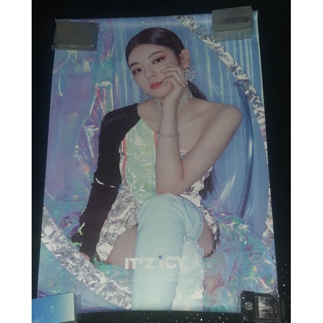 OFFICIAL POSTER ITZY ICY LIA