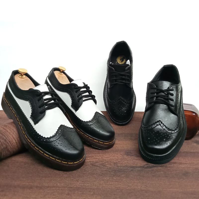 Sepatu Formal/Casual loafer Dr. Martin Unisex Pria wanita Loafers Black & White (free kaos kaki)