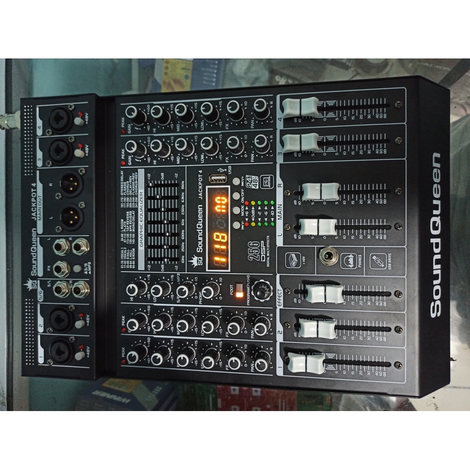 PROFESSIONAL MIXER 4CHANNEL USB DIGITAL 256EFEK Soundqueen Jackpot 4