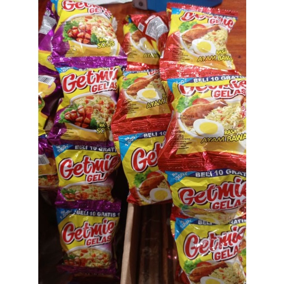 Get mie gelas dari mayora isi 10+1