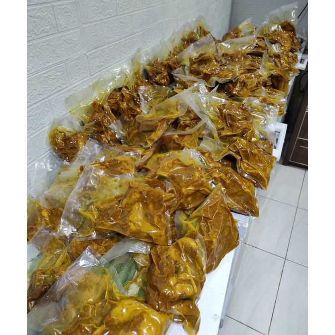 

Ayam Kuning Bumbu Rempah Putri Keraton (HARAP BACA DESKRIPSI SEBELUM MEMBELI)