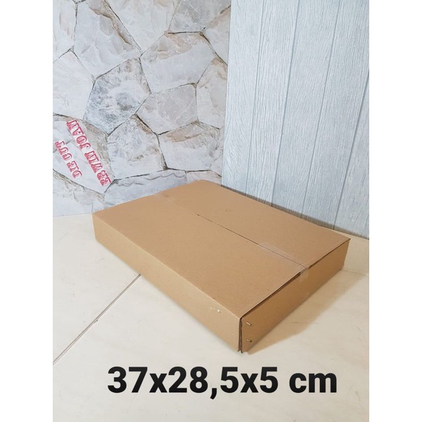 

Kardus / Box / uk 37x28,5x5 cm / Karton packing polos baru ST
