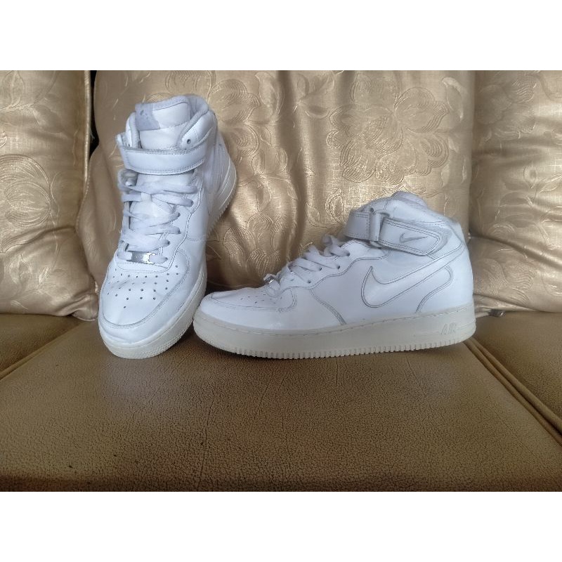 Af1 Mid triple white size 43