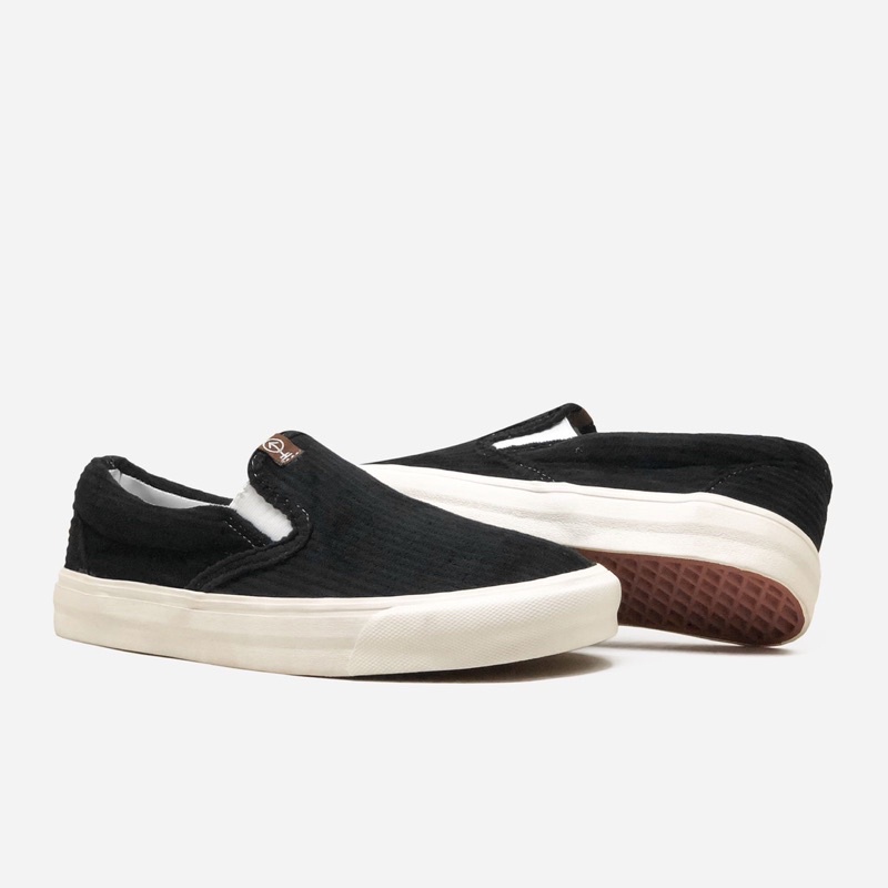 BRULEE PROJECT - SLIP ON CORDUROY BLACK WHITE