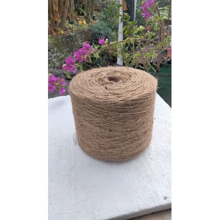 

tali tambang goni 2 PLY berbentuk tabung dan panjang 2.000 meter untuk tali undangan dengan kualitas terbaik