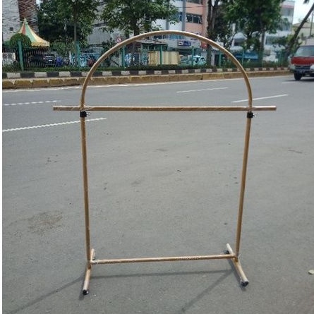 gawangan gantungan baju bulat gold