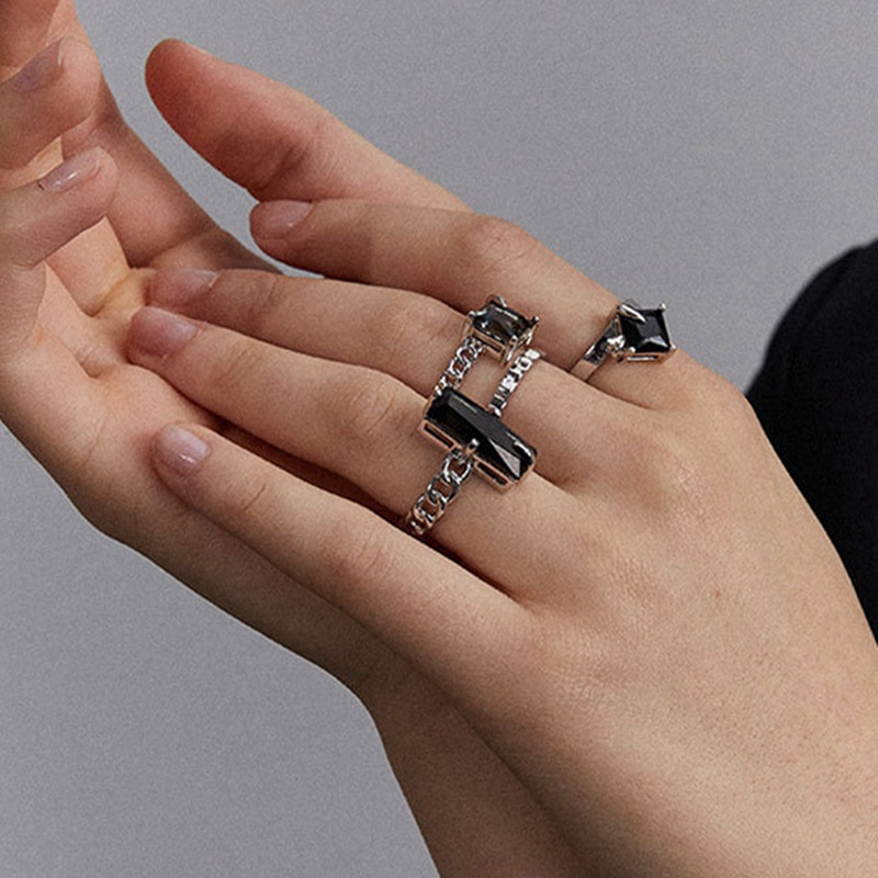 Fancyqube Fancycube Cincin Rantai Adjustable Model Terbuka Bahan Zirkon Warna Hitam Untuk Wanita