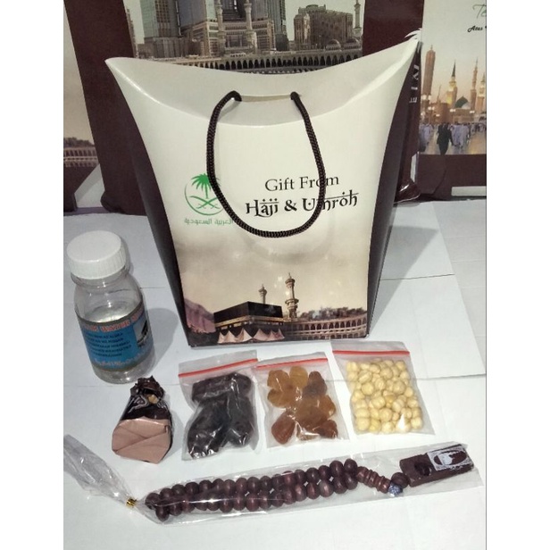 paket oleh oleh haji dan umroh mewah/ paket souvenir paperbag