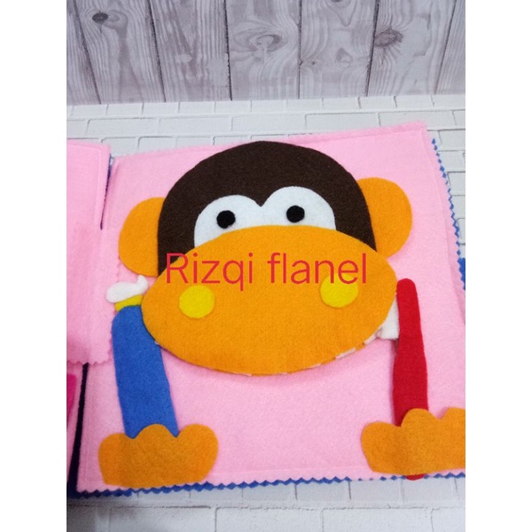 Busy book kain flanel