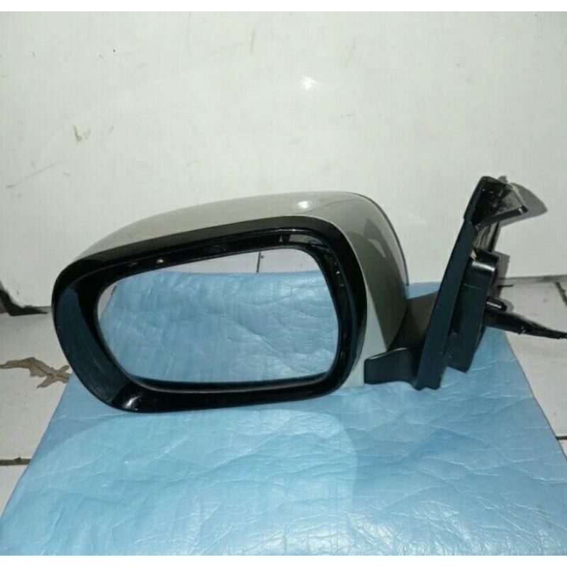 spion toyota harrier (kiri)
