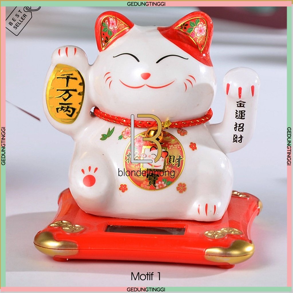 Patung Pajangan Boneka Dekorasi Kalung Kucing Panggil Hoki Lucky Cat Maneki Neko Maneko Neki Keberuntungan Rejeki Rezeki  Cina China Jepang Solar Cahaya Non Batre Batrai Baterai Tangan Goyang Dashboard Mobil Meja Toko Kasir Putih Ukuran Kecil Mini Keramik