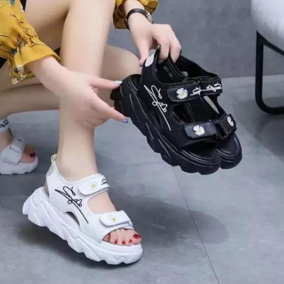 Booming Sandal Gunung Anak Perempuan / Sandal Gunung Korea Style Kekinian
