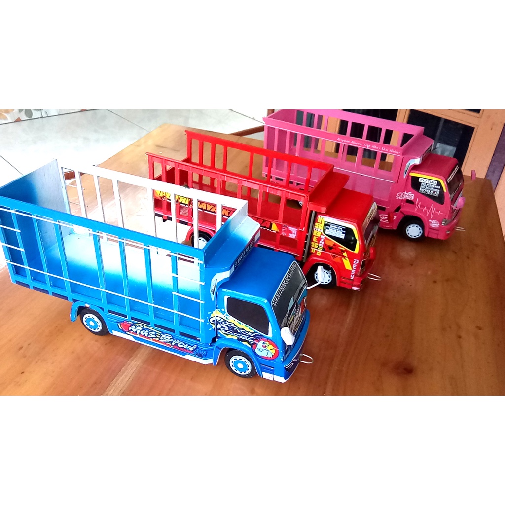 promo miniatur truk ayam mirip asli